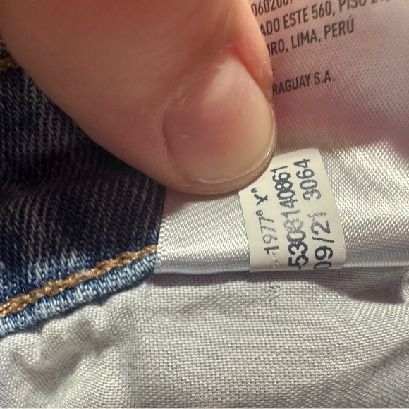 American Eagle Outfitters Light Blue Distressed Straight Leg Mom Jeans - Picture 12 of 12